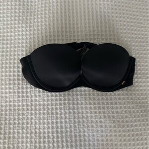Black Victoria Secret Push-Up Strapless Bra